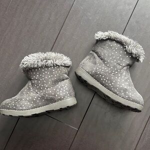 Cat & Jack Gray Kids Boots with Faux Fur